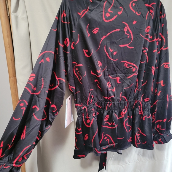 Top - Picture 3 of 3